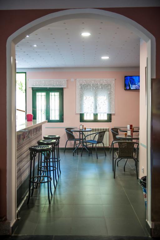 Hostal La Pastora Candeleda Exterior photo